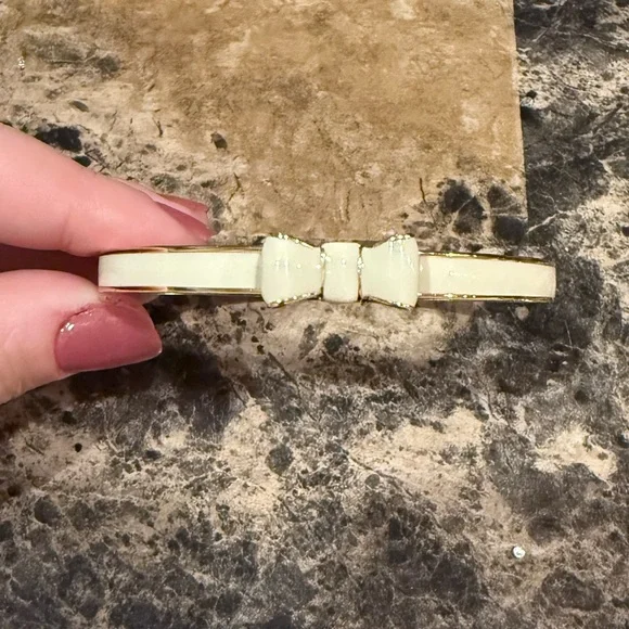 Kate Spade Take a Bow Cream Bangle Bracelet - Picture 2 of 7